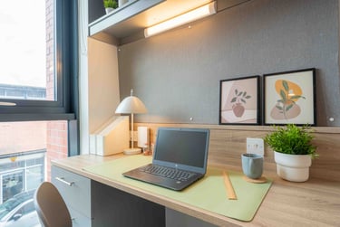 Silver En Suite Plus at iQ Nelson Court, 2 Nelson Street, City Centre, Nottingham, NG11EB - Image 2